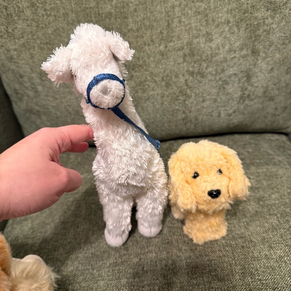 American Doll Pets Pomeranian Labrador Dogs Puppy Cat Llama Lot Of 4 Toys Plush - Picture 3 of 5